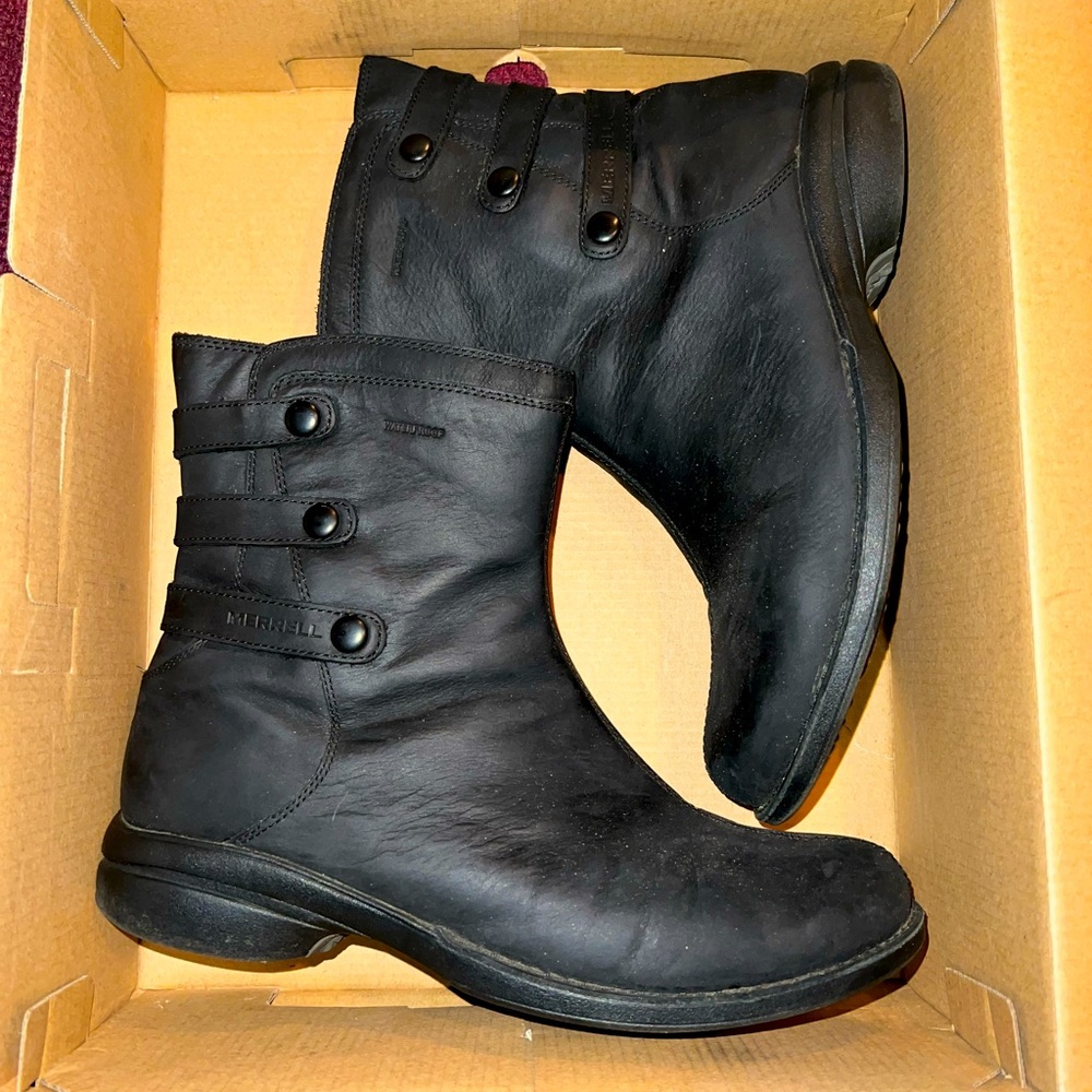 Like New Merrell Boots 🖤